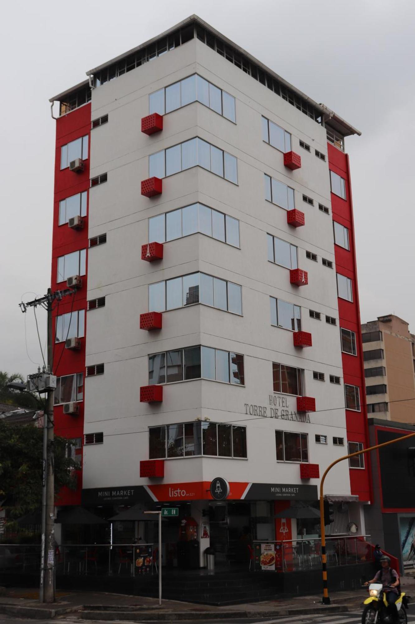 Torre De Granada Hotel Кали Екстериор снимка