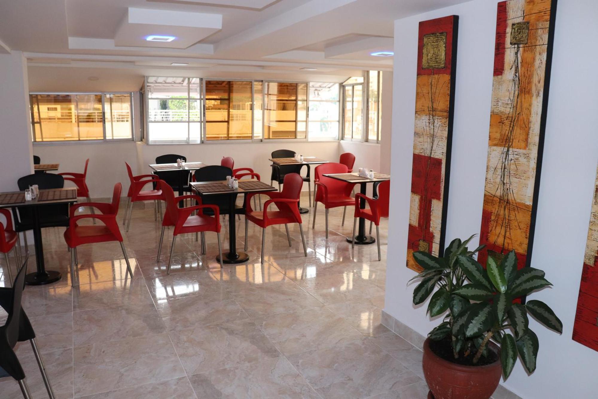 Torre De Granada Hotel Кали Екстериор снимка