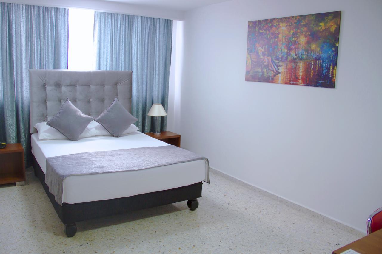 Torre De Granada Hotel Кали Екстериор снимка