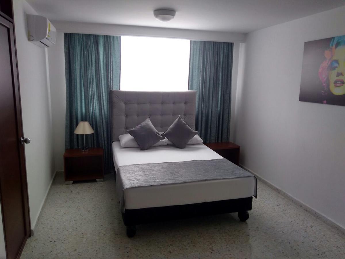 Torre De Granada Hotel Кали Екстериор снимка