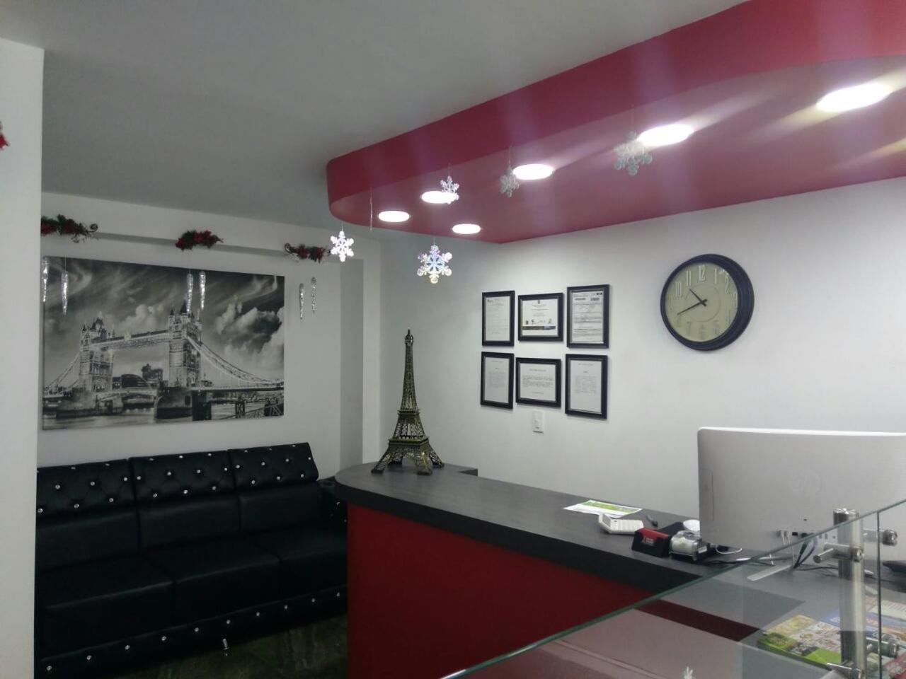 Torre De Granada Hotel Кали Екстериор снимка