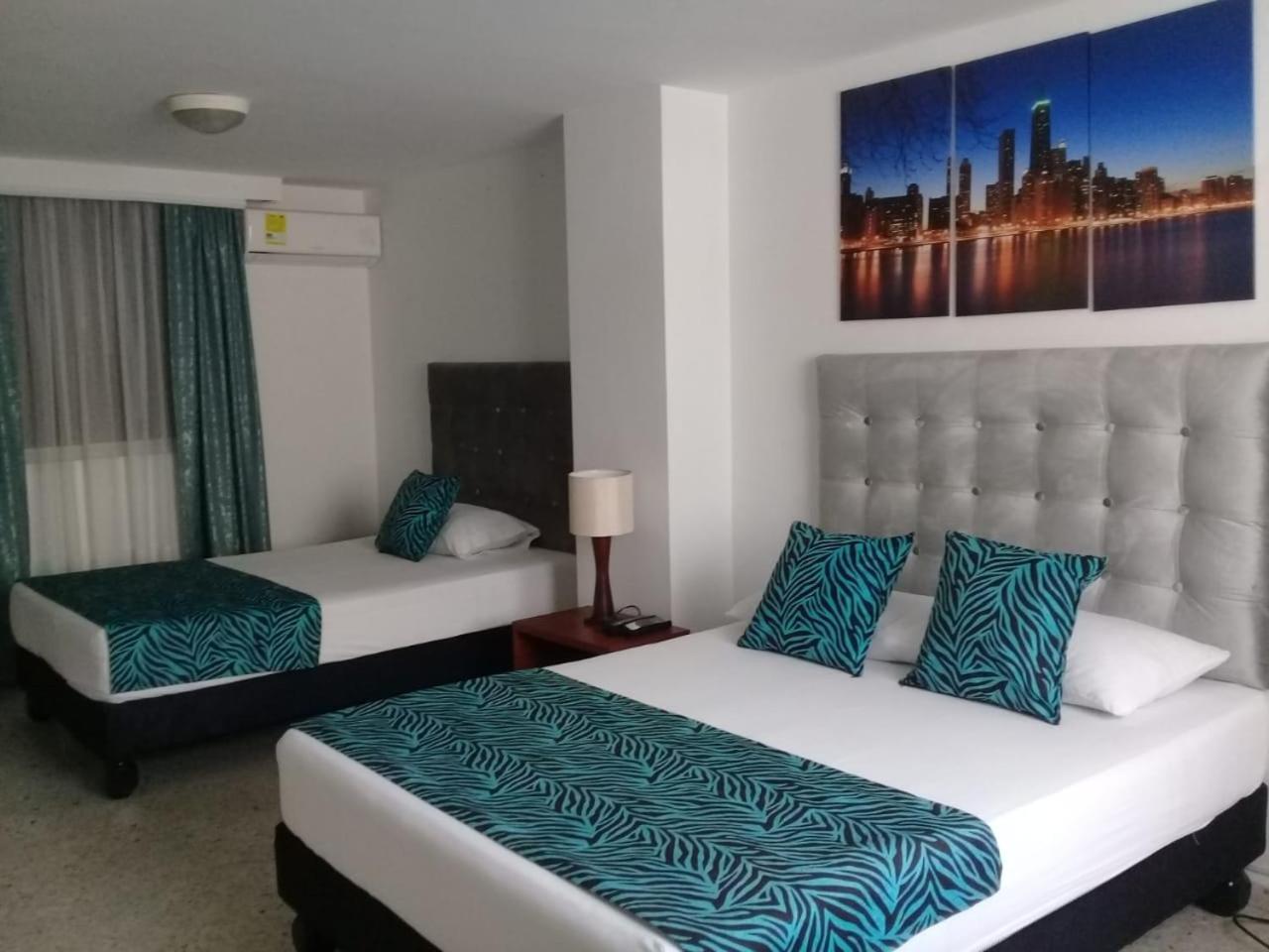 Torre De Granada Hotel Кали Екстериор снимка