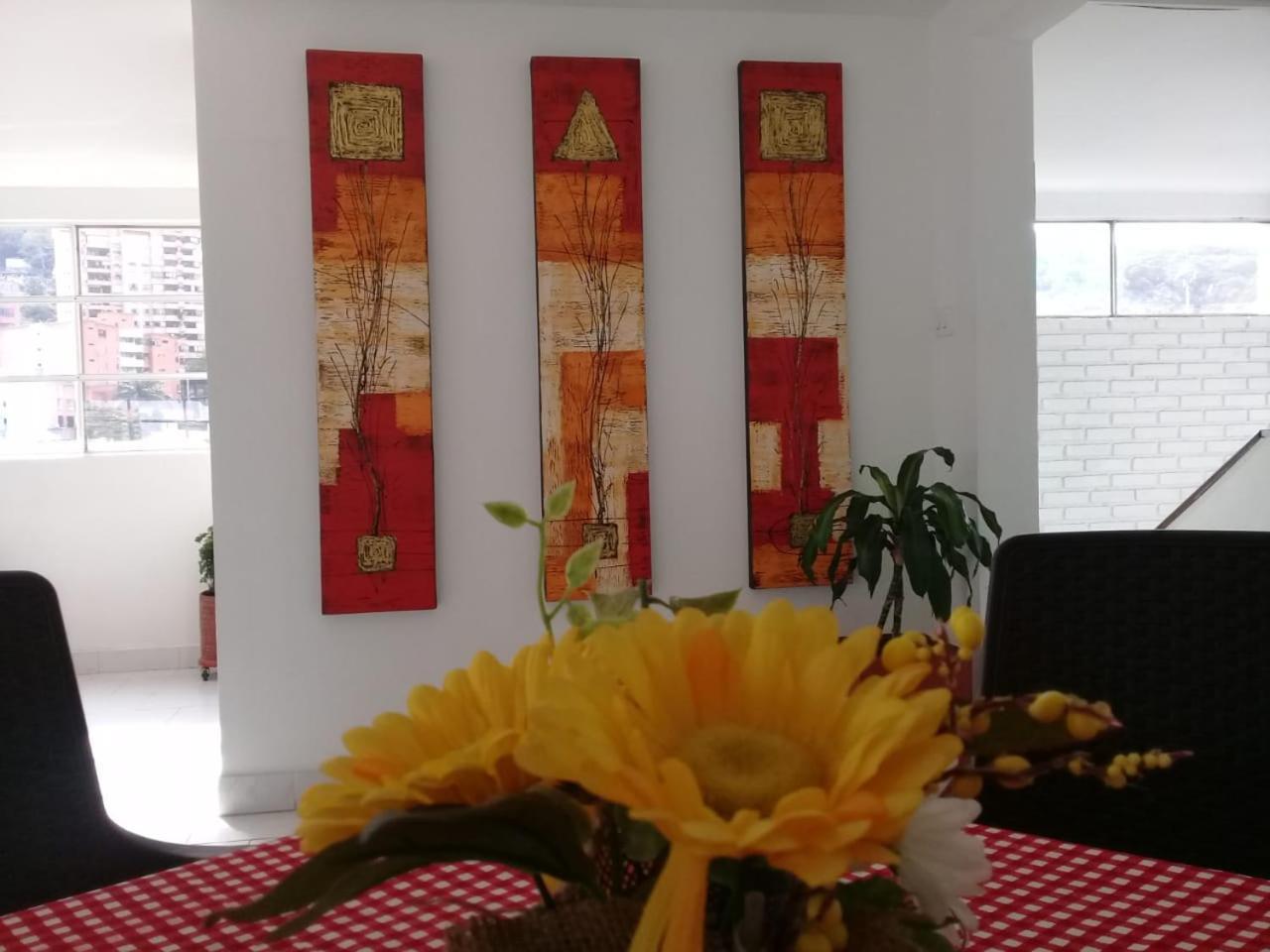 Torre De Granada Hotel Кали Екстериор снимка