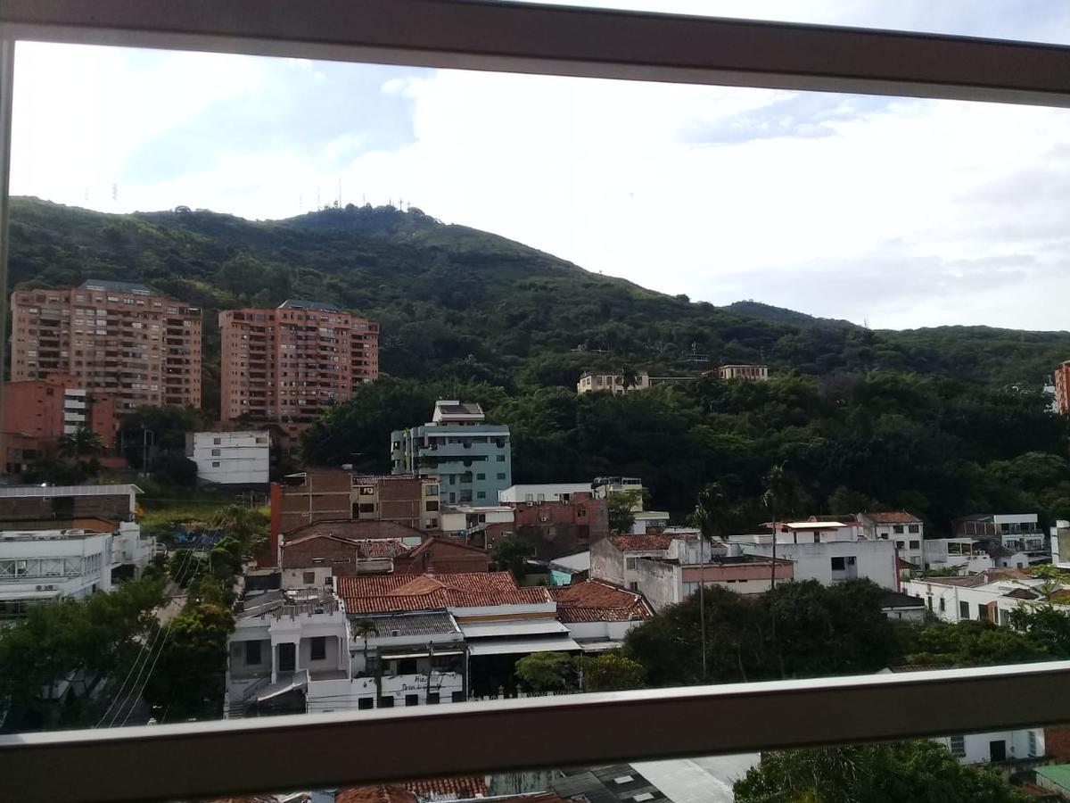 Torre De Granada Hotel Кали Екстериор снимка